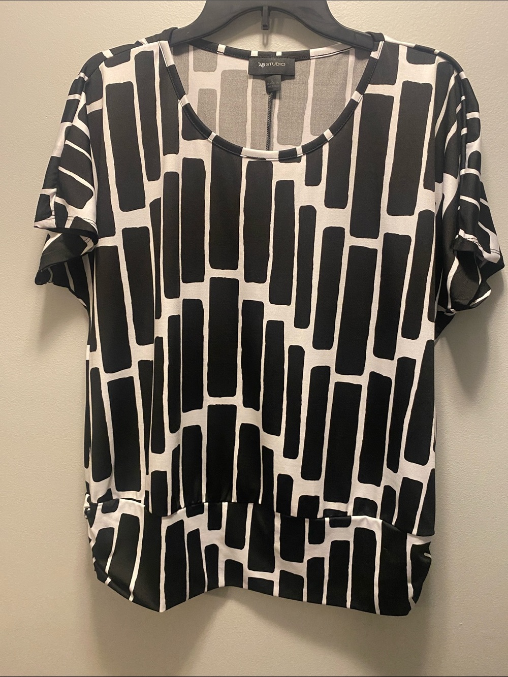 AB Studio Black and White Block Print Short Sleeve Top